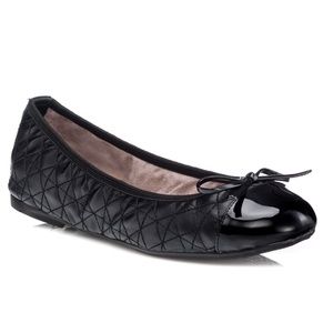 NWOT - BUTTERFLY TWIST - BALLET FLAT - OLIVIA